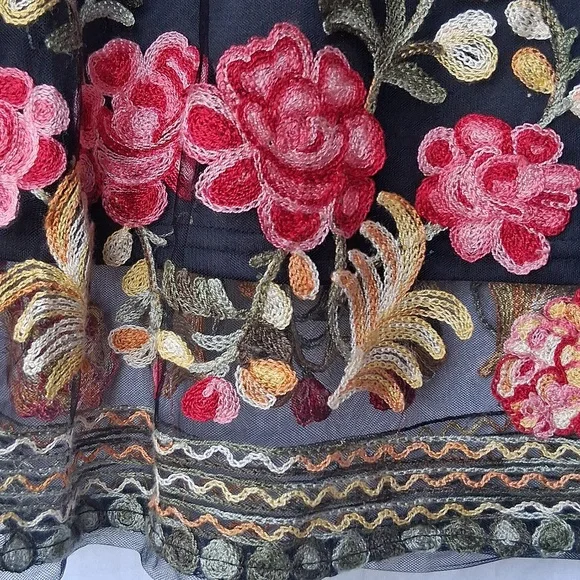 Floral Embroidered Black Skirt M - Picture 3 of 11